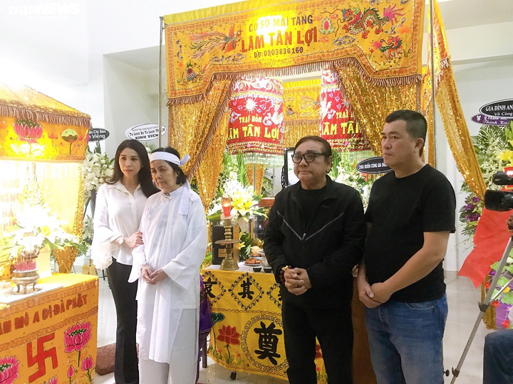 Danh ca Giao Linh, diễn viên Lý Hùng nghẹn ngào tiễn biệt nghệ sĩ Chánh Tín - 7