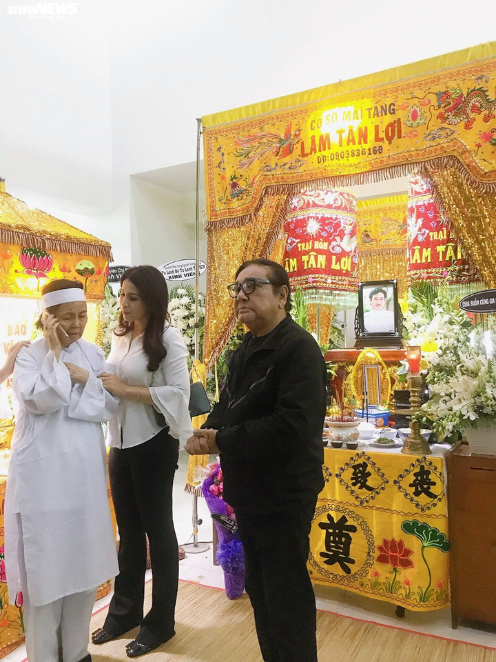 Danh ca Giao Linh, diễn viên Lý Hùng nghẹn ngào tiễn biệt nghệ sĩ Chánh Tín - 6