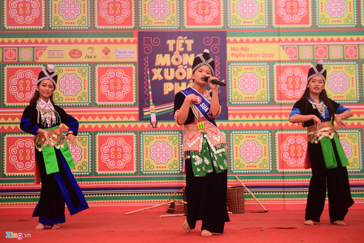 Ảnh: Sinh viên người Mông rạng rỡ đón Tết giữa Hà Nội - 5