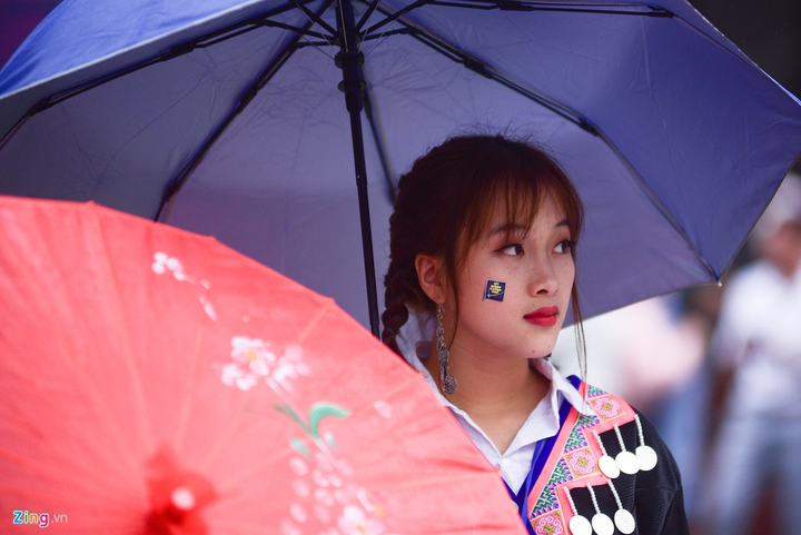 Ảnh: Sinh viên người Mông rạng rỡ đón Tết giữa Hà Nội - 6