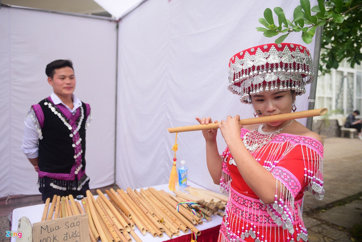 Ảnh: Sinh viên người Mông rạng rỡ đón Tết giữa Hà Nội - 8