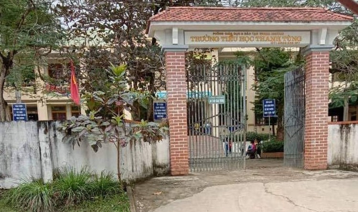 Học sinh lớp 4 bị 'bỏ quên' trong nhà vệ sinh: Phòng GD&ĐT thông tin - 1