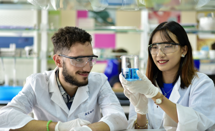 Đại học Việt Pháp tuyển thẳng thí sinh có điểm học bạ từ 8.8 trở lên - 1