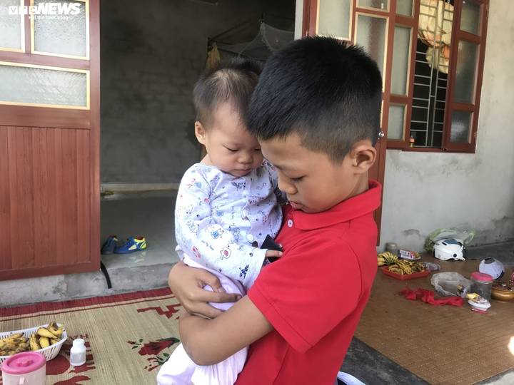 Mất chồng sau tai nạn giao thông, mẹ nghèo gồng gánh nuôi con thơ yếu - 3