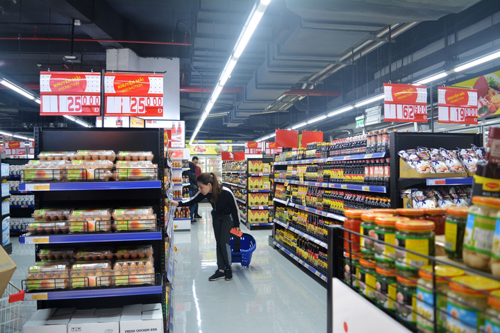 MM Super Market Thanh Xuân hút khách đến mua sắm - 4