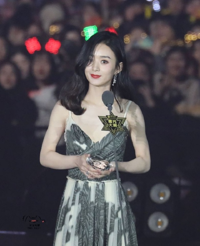 Ảnh hậu trường lộ vóc dáng gầy gò của Triệu Lệ Dĩnh - 8