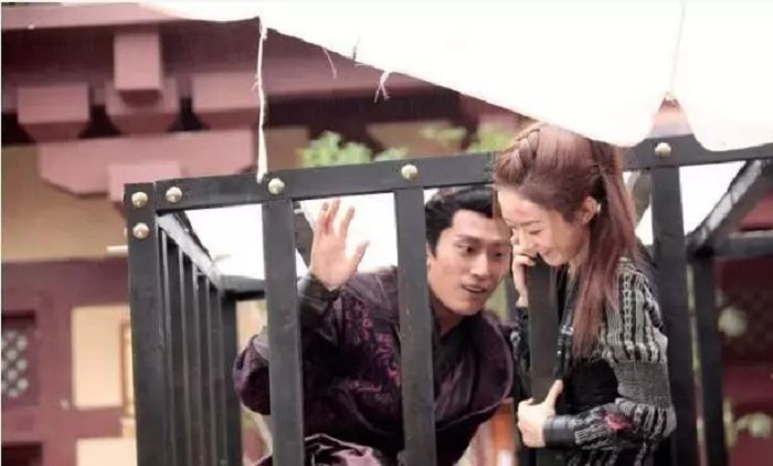 Ảnh hậu trường lộ vóc dáng gầy gò của Triệu Lệ Dĩnh - 2