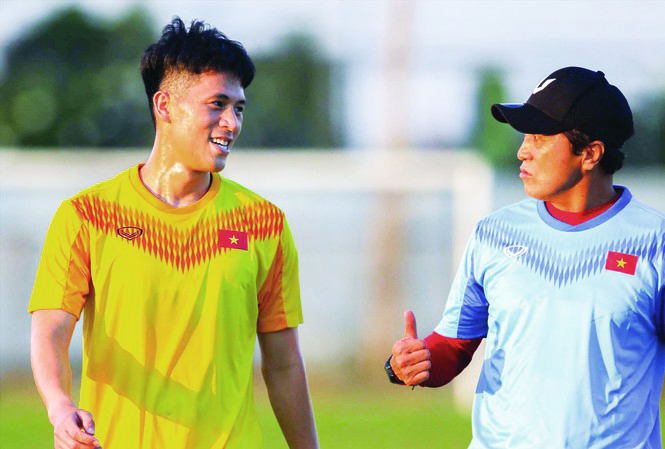 Chểnh mảng tập luyện chữa chấn thương, Đình Trọng suýt bị HLV Park Hang Seo gạch tên - 1