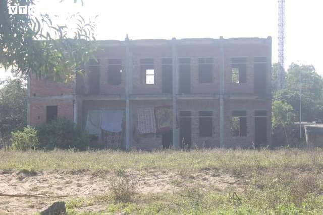 Khu du lịch biển Hà Tĩnh hoang tàn, nhà nghỉ biến thành chuồng nuôi lợn - 3