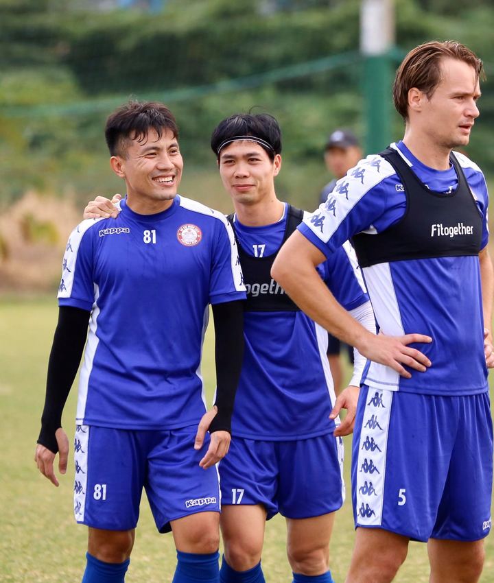 Công Phượng hào hứng trong buổi tập đầu với CLB TP.HCM - 2