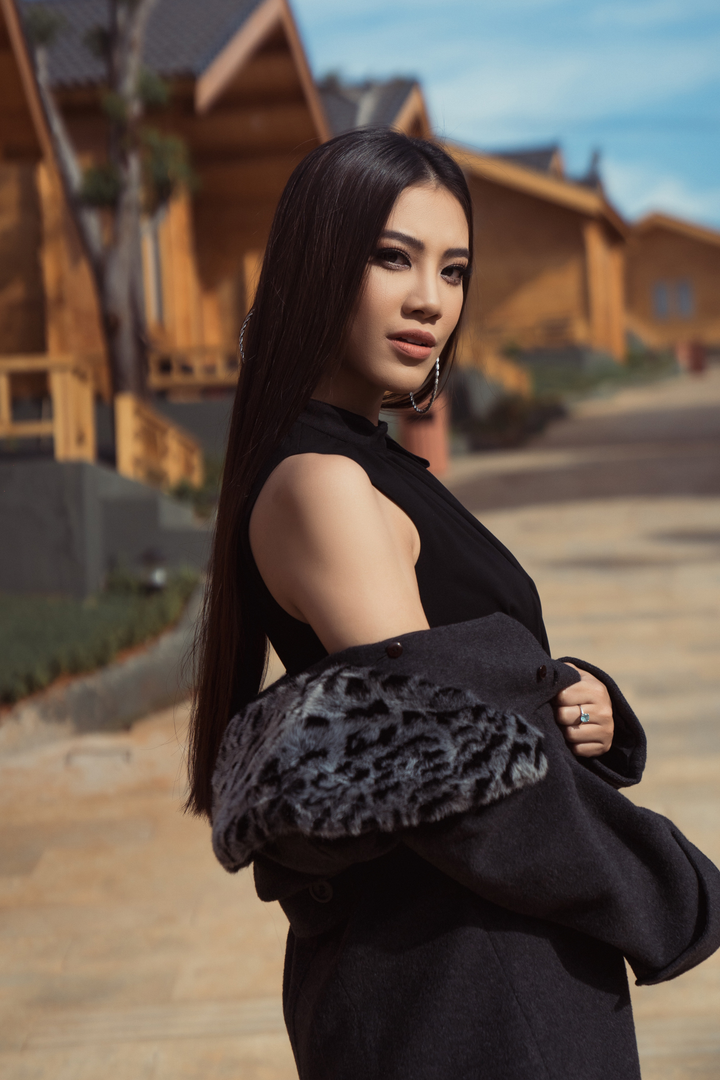 Kim Duyên: 'Dù là Á hậu, tôi vẫn hạnh phúc khi giúp ba mẹ bán cơm bình dân' - 3