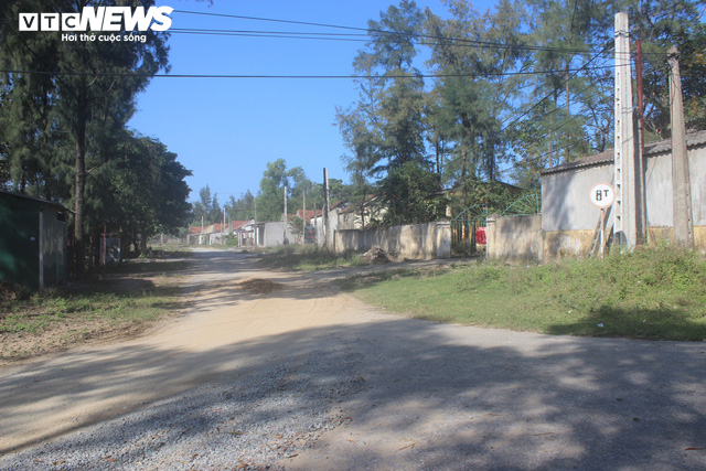 Khu du lịch biển Hà Tĩnh hoang tàn, nhà nghỉ biến thành chuồng nuôi lợn - 10