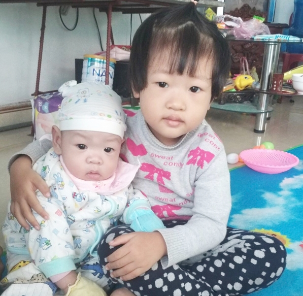 8 tháng sau ca sinh ngồi của người mẹ ung thư giai đoạn cuối, bé Bình An bắt đầu tập đi - 2