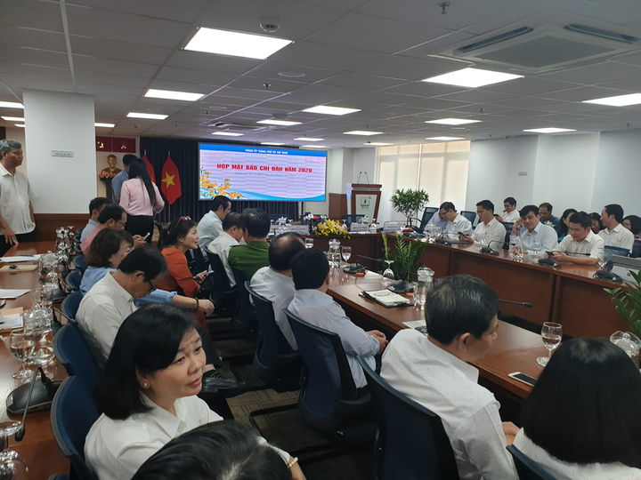  Sẽ xin ý kiến Thành ủy để xử lý việc Sở GD&ĐT TP.HCM nhận thù lao soạn sách - 1