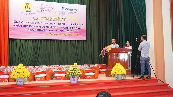 Nhà máy Daikin Việt Nam tặng quà tết cho gia đình hoàn cảnh khó khăn tỉnh Hưng Yên - 3