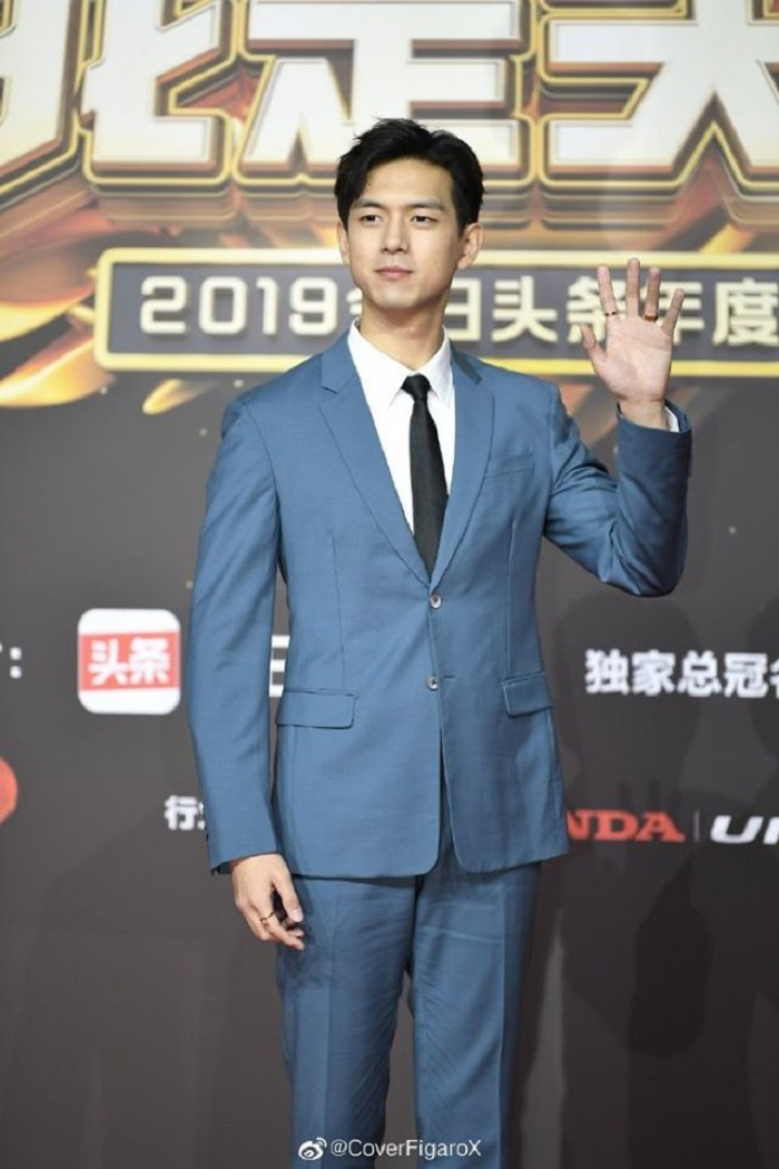 Fan 'khẩu chiến' vì Dương Tử cố tình ngồi cạnh Tiêu Chiến để gây chú ý? - 7