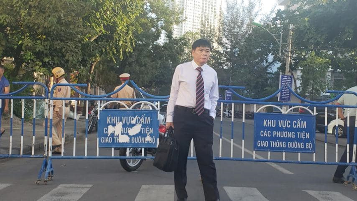 Vợ chồng luật sư Trần Vũ Hải vắng mặt, phiên tòa phúc thẩm bị hoãn - 1