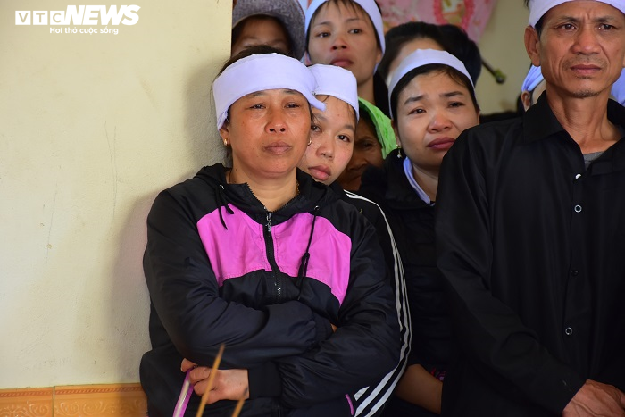 Nỗi đau tột cùng của 3 đứa trẻ sau khi bố mẹ tử nạn trên sông Trà Lý, Thái Bình - 2