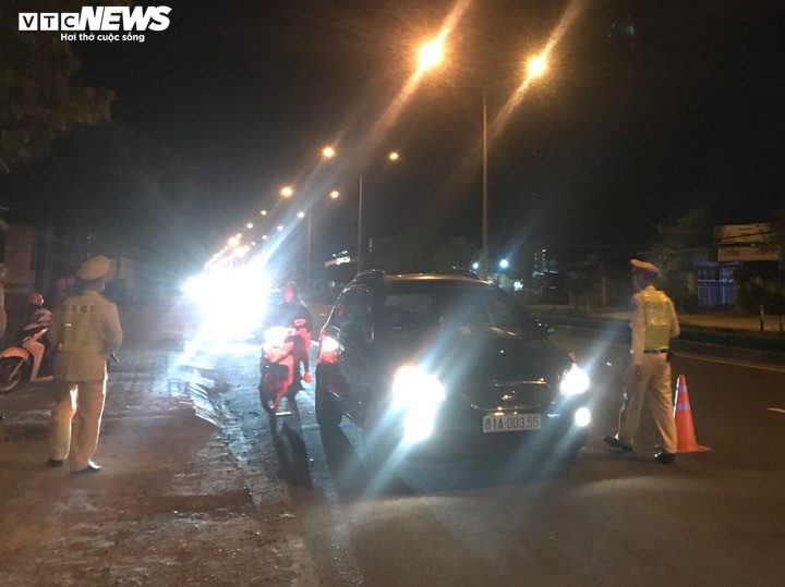Tài xế say xỉn cố dùng 'chiêu' để qua mặt CSGT Gia Lai - 2