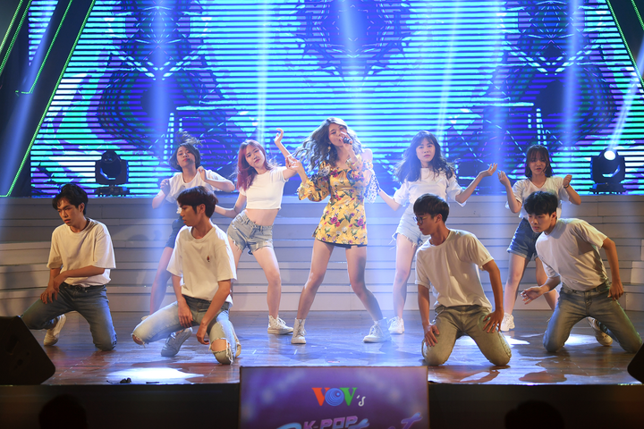 Nguyễn Ngọc Anh giành giải Nhất 'Giọng hát hay tiếng Hàn Quốc - VOV 2019' - 1