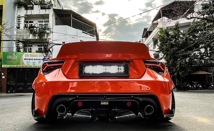 Dân chơi chi vài trăm triệu biến chiếc Subaru BR thành hàng độc - 11