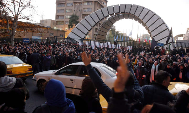 Đại sứ Anh bị bắt giữ tại Iran - 1