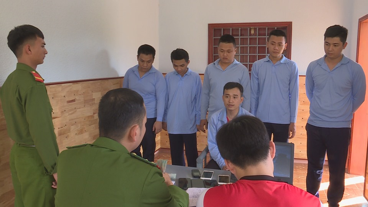 Triệt phá đường dây cá độ bóng đá qua mạng giao dịch mỗi tháng trên 10 tỷ đồng - 1