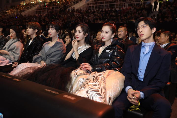 Loạt khoảnh khắc đắt giá khi dàn mỹ nhân, nam thần Hoa ngữ cùng chung khung hình - 4