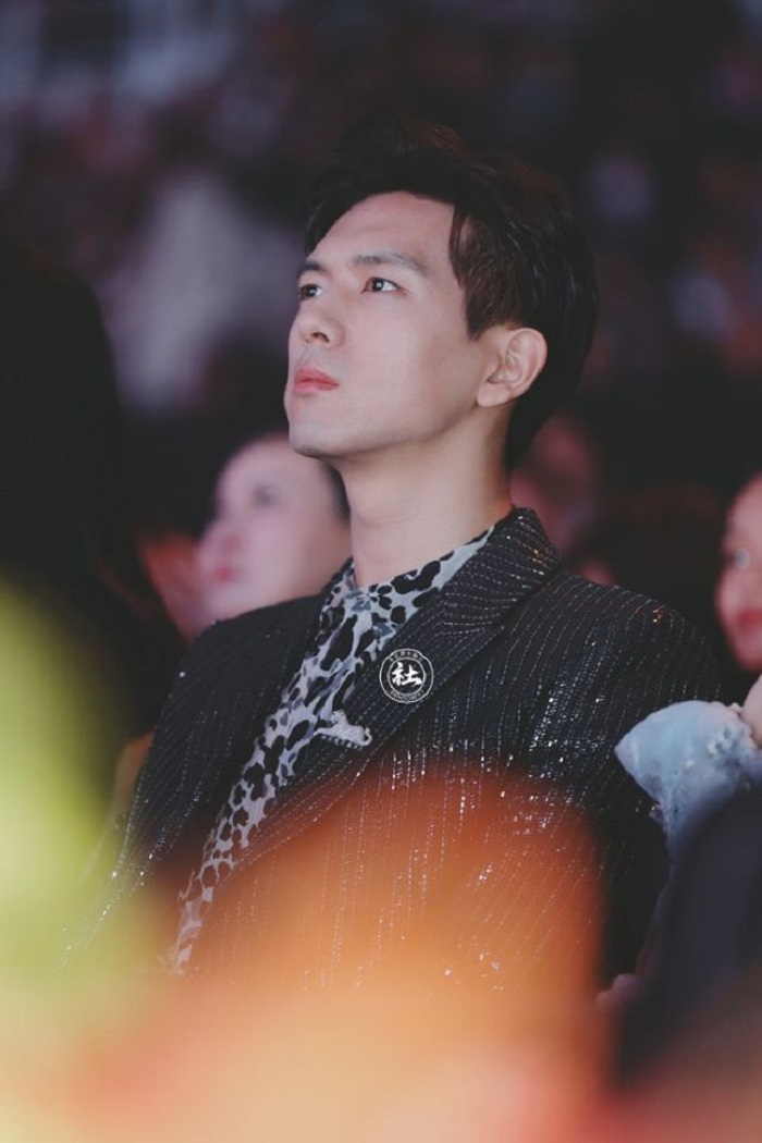 Triệu Lệ Dĩnh, Angela Baby, Trịnh Sảng và loạt sao Hoa ngữ 'chặt đẹp' thảm đỏ đêm hội Weibo - 12