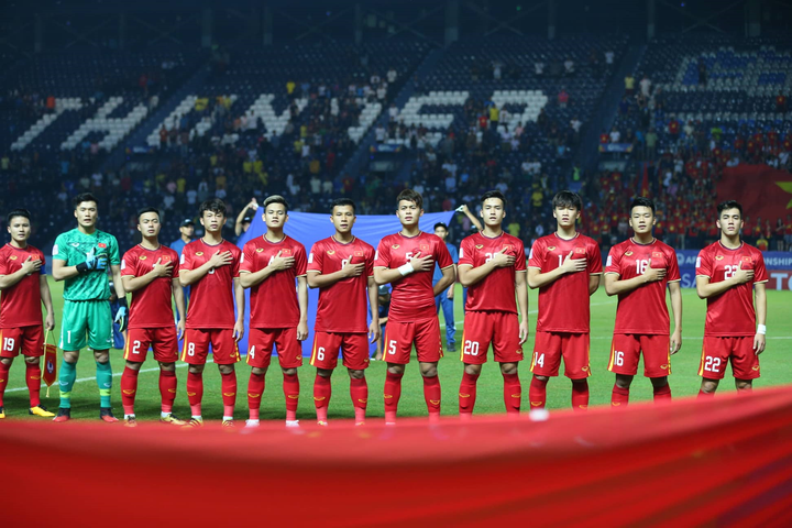 Trợ lý Lê Huy Khoa: 'Bóng đá như cuộc đời, khi thành công, bạn sẽ có càng nhiều đối thủ' - 2