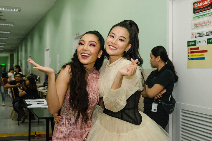 Hoàng Yến Chibi thân thiết bên ca sĩ nổi tiếng của Phillippines Jonalyn Viray - 2