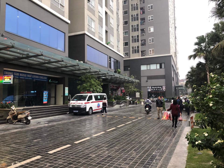 Bé trai 4 tuổi ngã từ tầng cao chung cư Hà Nội thiệt mạng - 1