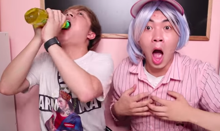 Dân mạng lên án kênh YouTube triệu views dạy trẻ làm giả nước rửa bát, sữa tắm để uống - 2