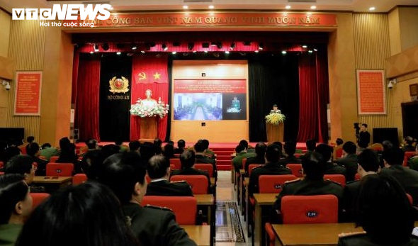 Thứ trưởng Công an: Sự hy sinh của 3 chiến sĩ trong vụ Đồng Tâm là tấm gương sáng cho toàn lực lượng - 2