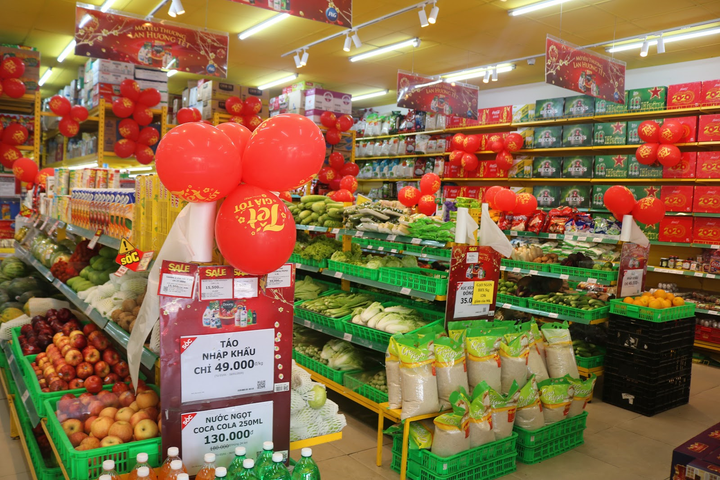 Không phải chợ, đây mới là thiên đường sắm Tết cho các bà nội trợ - 1