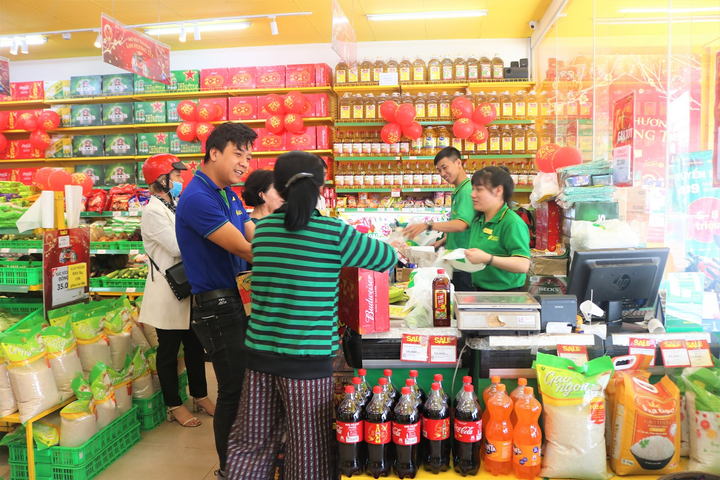 Không phải chợ, đây mới là thiên đường sắm Tết cho các bà nội trợ - 2