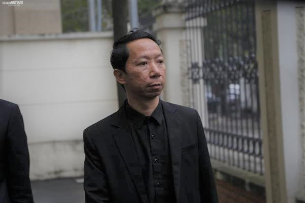 Bố bé trai chết trên xe trường Gateway: Vụ án còn rất nhiều ẩn khuất - 1