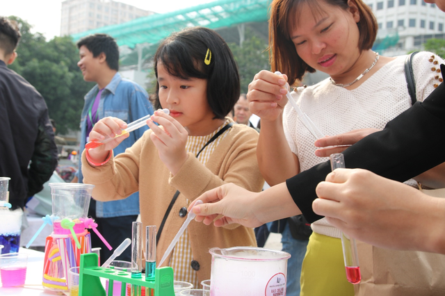 Giáo viên cần ‘thoát ly’ sách giáo khoa trong chương trình phổ thông mới - 2