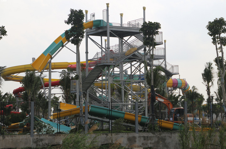 Ảnh: Công viên nước hơn 200 tỷ đồng hiện đại bậc nhất Thủ đô bị san phẳng - 4