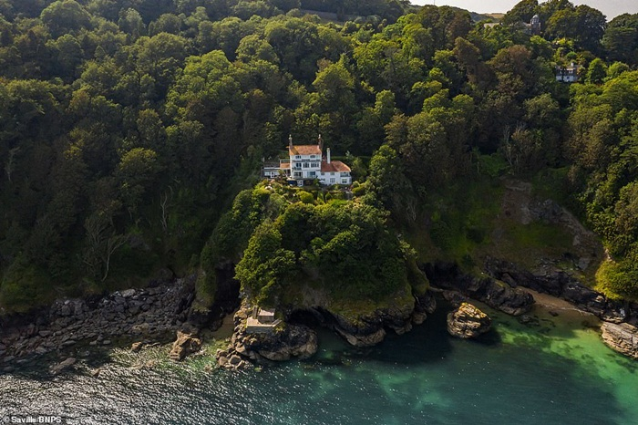 Ngắm biệt thự giá hơn 60 tỷ đồng chênh vênh trên vách núi - 2