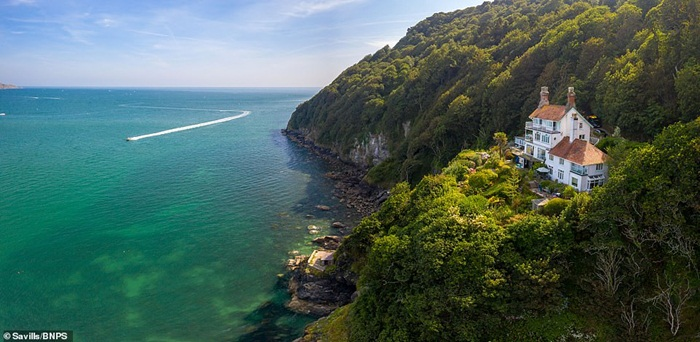 Ngắm biệt thự giá hơn 60 tỷ đồng chênh vênh trên vách núi - 8