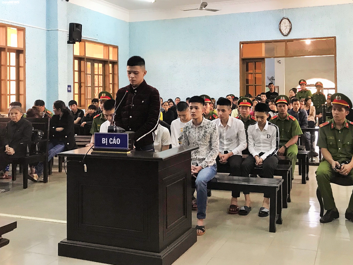 Chém chết người vì mâu thuẫn trên facebook, thiếu niên 16 tuổi lãnh án 10 năm tù - 1