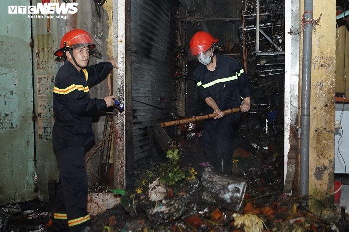 Ảnh: Hiện trường tan hoang sau khi 'bà hỏa' ghé thăm, thiêu rụi hàng loạt kiot ở Thái Bình - 11