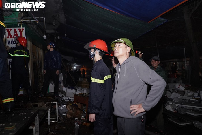 Ảnh: Hiện trường tan hoang sau khi 'bà hỏa' ghé thăm, thiêu rụi hàng loạt kiot ở Thái Bình - 14