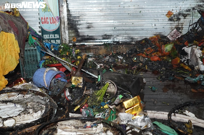 Ảnh: Hiện trường tan hoang sau khi 'bà hỏa' ghé thăm, thiêu rụi hàng loạt kiot ở Thái Bình - 10