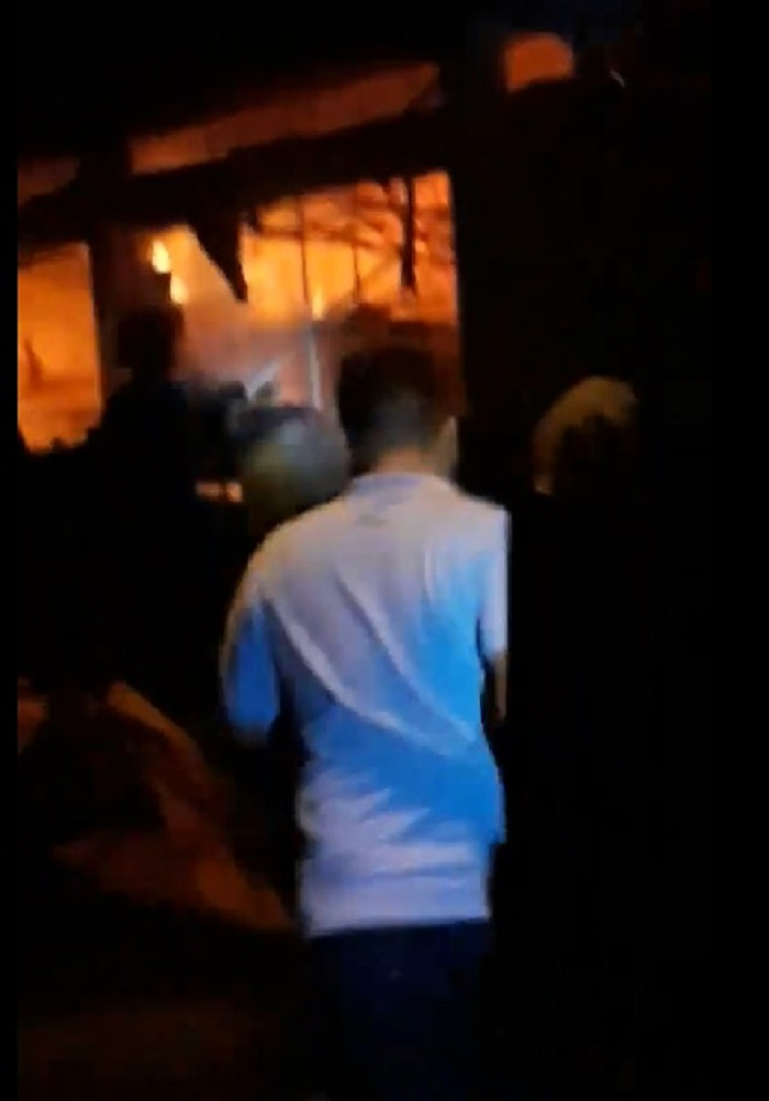 Ảnh: Hiện trường tan hoang sau khi 'bà hỏa' ghé thăm, thiêu rụi hàng loạt kiot ở Thái Bình - 4