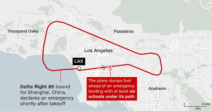 Máy bay Mỹ xả nhiên liệu giữa không trung: 60 người phải điều trị - 1