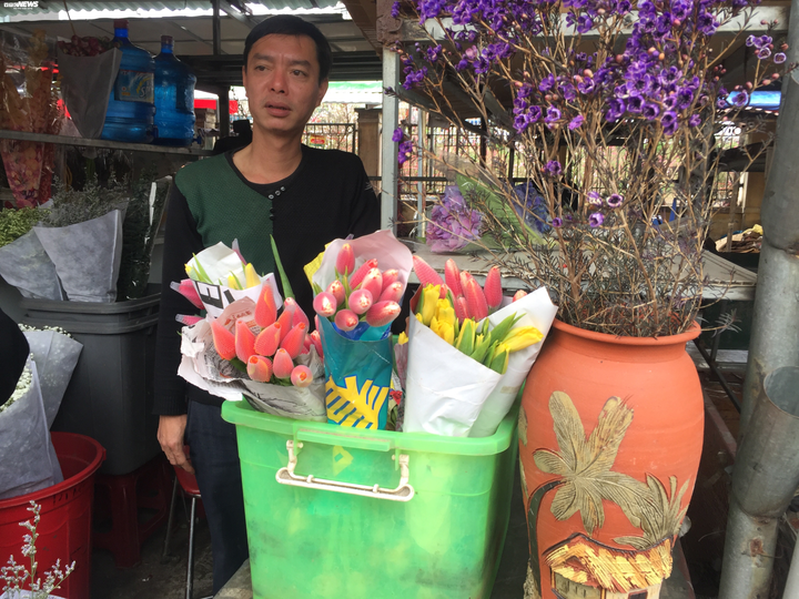 Hà Nội: Sát Tết Canh Tý, giá hoa chợ Quảng An tăng từng ngày - 7