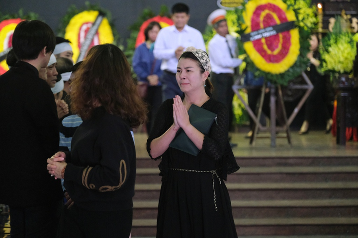 Xuân Bắc, Vân Dung và đông đảo nghệ sĩ tiễn đưa Trương Nhuận - 9