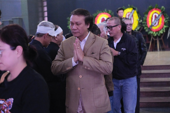 Xuân Bắc, Vân Dung và đông đảo nghệ sĩ tiễn đưa Trương Nhuận - 14